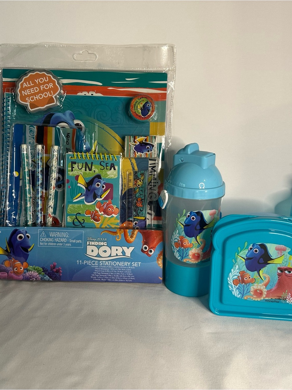 Disney Finding Dory Blue Stationery Set with Aqua Snack Box and Bottle - Picture 2 of 5